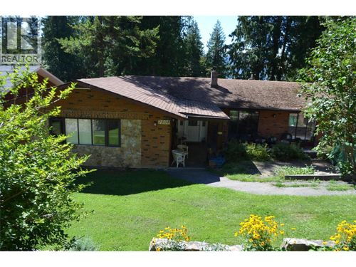 7508 Crowfoot Dr, Anglemont, BC, V0E1M8 | Card Image