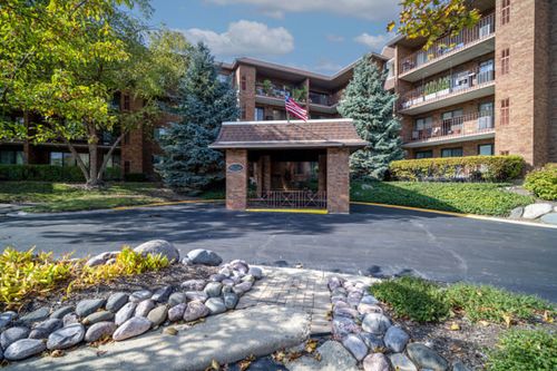 apt-414-51 Old Oak Dr, Buffalo Grove, IL, 60089-3645 | Card Image