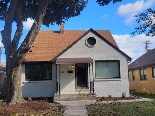 6352 W Medford Avenue, Milwaukee, WI, 53218 | Card Image