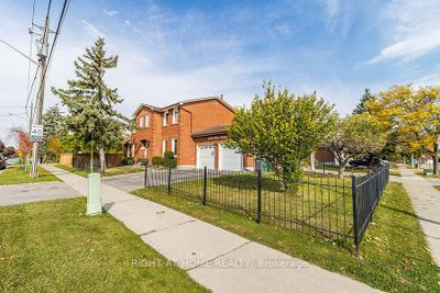 4055 Wilcox Rd, House other with 4 bedrooms, 3 bathrooms and 4 parking in Mississauga ON | Image 3