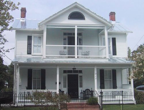 202 W Church St, Edenton, NC, 27932-1812 | Card Image