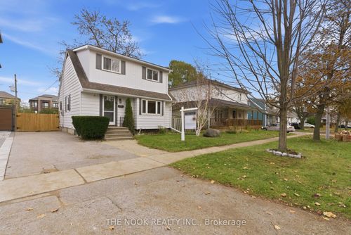 {{alt}} | Card Image