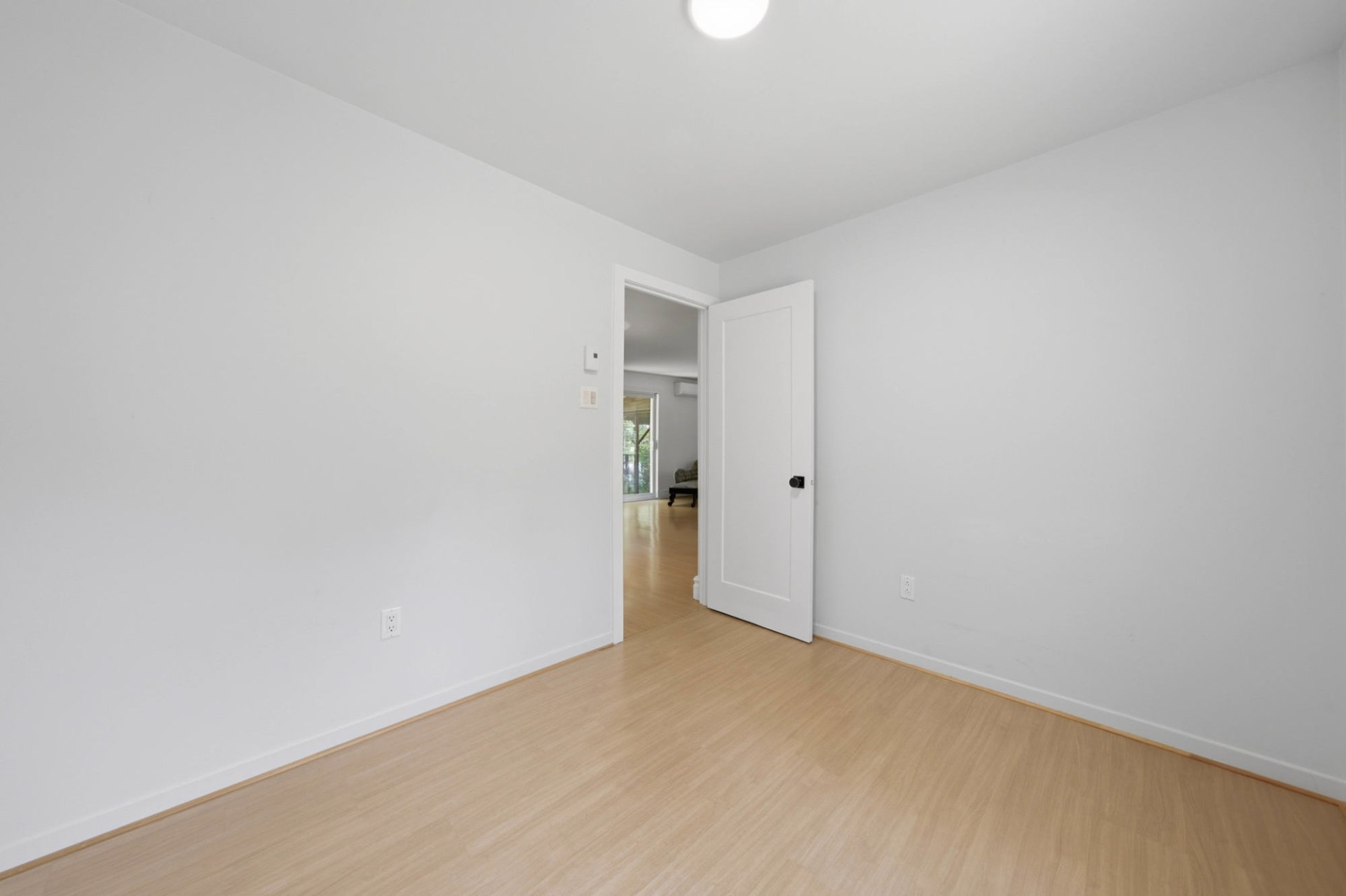 Residential in Saint-Georges-de-Windsor 4