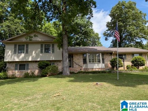 700 Kendall Dr, Vestavia, AL, 35226-2812 | Card Image