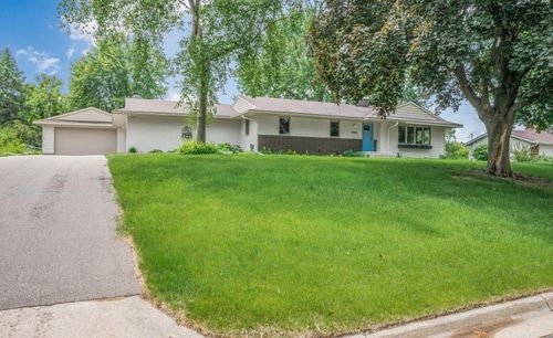 2434 Southcrest Ave E, Maplewood, MN, 55119-5914 | Card Image