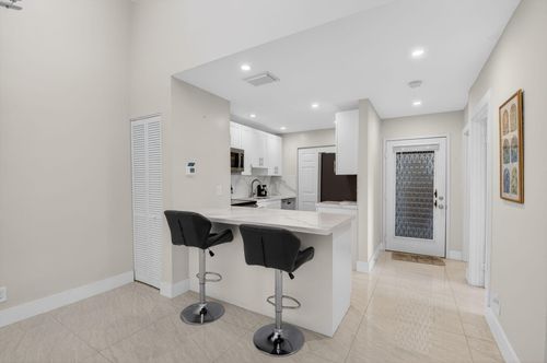 204-15453 Lakes Of Delray Blvd, Delray Beach, FL, 33484-4199 | Card Image