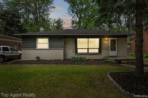 9319 Merriman Rd, Livonia, MI, 48150-2903 | Card Image