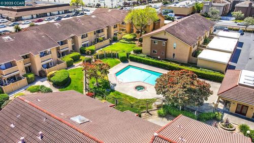 66 Las Moradas Cir, San Pablo, CA, 94806-3842 | Card Image