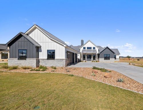 220 Interlaken St., Fredericksburg, TX, 78624 | Card Image