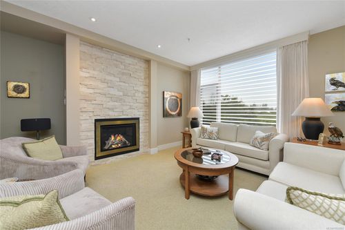 5336 Sayward Hill Cres, Victoria, BC, V8Y3H8 | Card Image