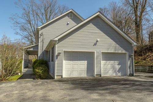 25 Anderson St, Beacon, NY, 12508-2613 | Card Image