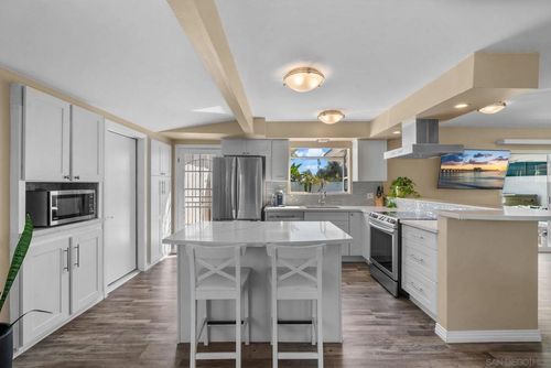 4125 Chippewa Ct, San Diego, CA, 92117-4611 | Card Image
