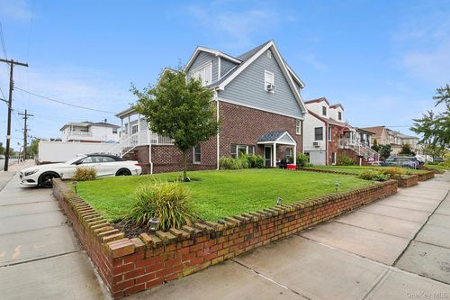 96 165th Ave, Howard Beach, NY, 11414-3748 | Card Image