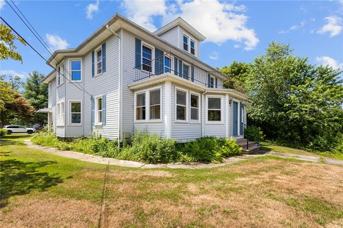 40 Pleasant St, Westerly, RI, 02891-1653 | Card Image