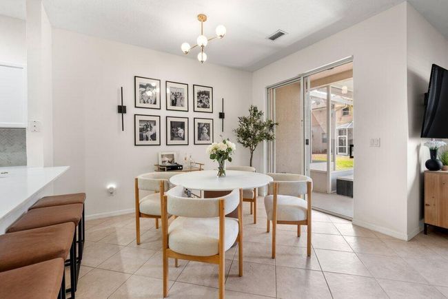 453 Rainbow Springs Ter, Townhouse with 3 bedrooms, 3 bathrooms and null parking in Royal Palm Beach FL | Image 8