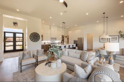1335 W Shinnecock Cir, St. George, UT, 84770-7361 | Card Image