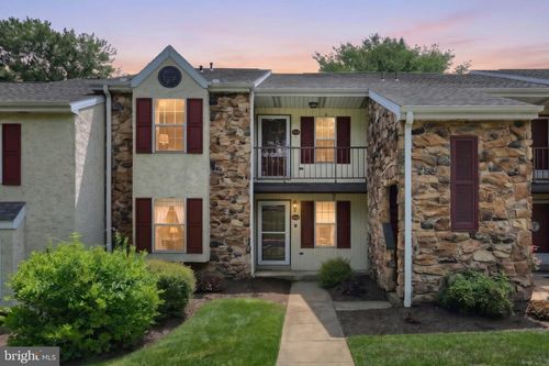 143 Oak Knoll Cir, MILLERSVILLE, PA, 17551-2205 | Card Image