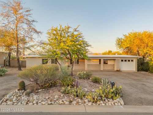 2952 W Avenida Cresta, Tucson, AZ, 85745 | Card Image