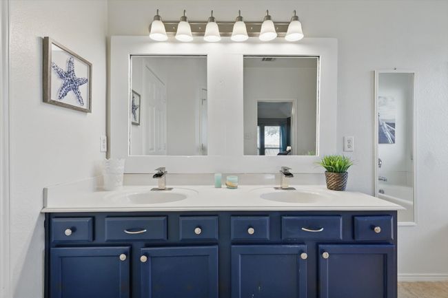 107 Watering Hole, House other with 4 bedrooms, 3 bathrooms and null parking in Newark TX | Image 13