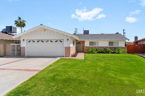 2715 Clemson Court, Bakersfield, CA, 93306 | Card Image