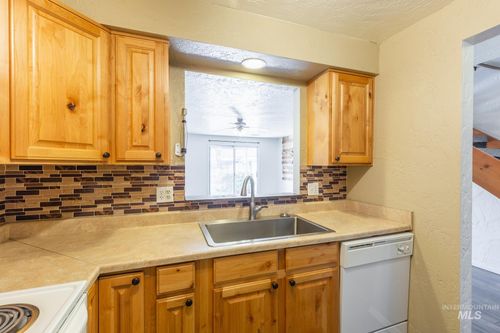 268 N Eagle Glen Lane, Eagle, ID, 83616 | Card Image