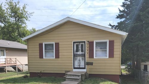 1606 Indiana St, Bloomington, IL, 61701-4733 | Card Image