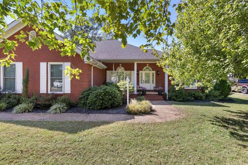 104 Hillside Dr, Muscle Shoals, AL, 35661-2924 | Card Image