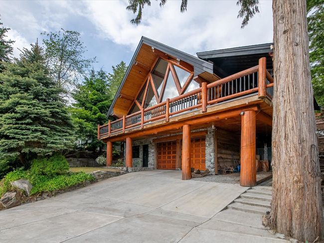 40518 Thunderbird Ridge, House other with 5 bedrooms, 3 bathrooms and 4 parking in Squamish BC | Image 1