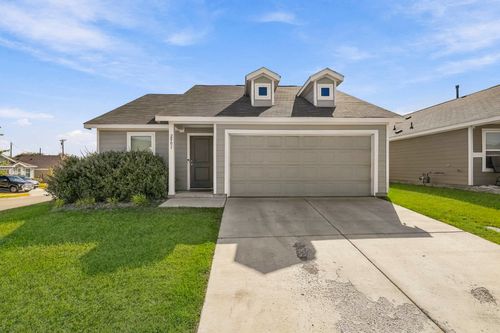 2901 Questa St, Fort Worth, TX, 76119-2225 | Card Image