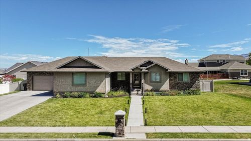 221 W 400 N, Hyde Park, UT, 84318-6712 | Card Image