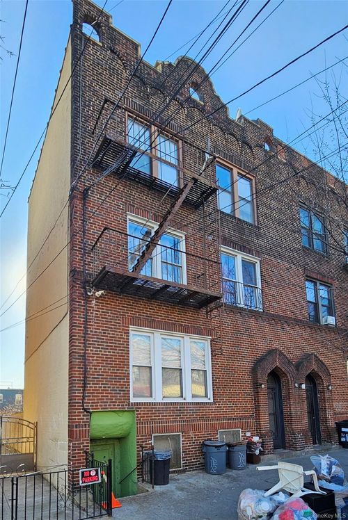 37-19 59th St, Woodside, NY, 11377-2584 | Card Image