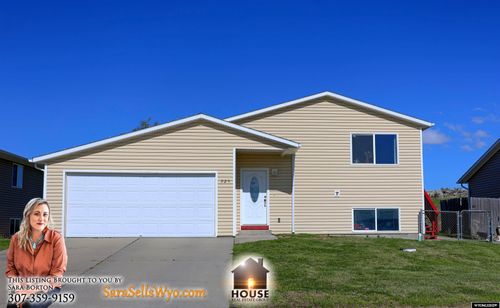 925 Skyline Dr, Douglas, WY, 82633-3204 | Card Image