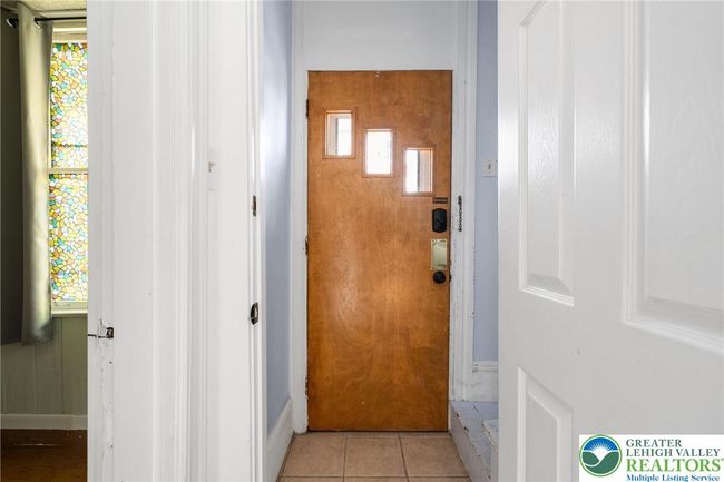 Property Vestibule | Image 6