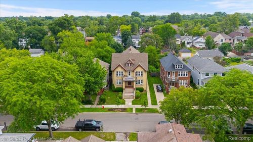 1044 Maryland St, Grosse Pointe Park, MI, 48230-1347 | Card Image