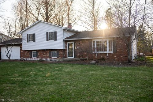 1010 Royal Dr, Amherst, OH, 44001-2764 | Card Image