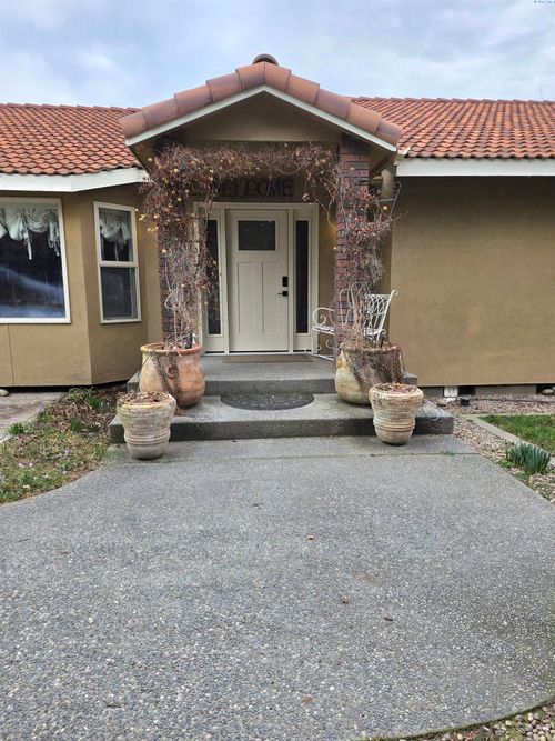 1450 Adair Dr, Richland, WA, 99352-9417 | Card Image