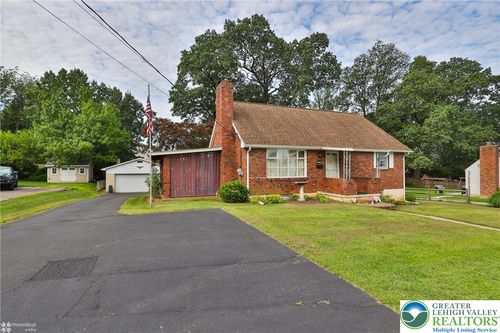 2530 28th St Sw, Allentown, PA, 18103-7304 | Card Image