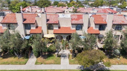 14325 Terra Bella St, Panorama City, CA, 91402-6702 | Card Image