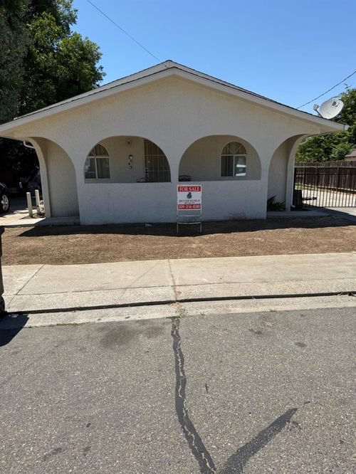 2045 3rd St, Hughson, CA, 95326-8029 | Card Image