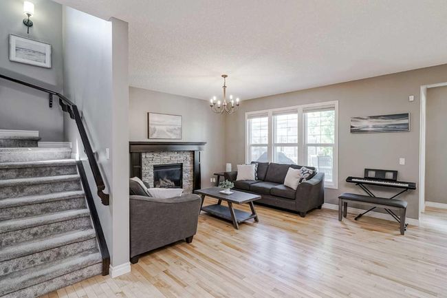 102 Marquis Grove Se, House other with 4 bedrooms, 4 bathrooms and 4 parking in Calgary AB | Image 4