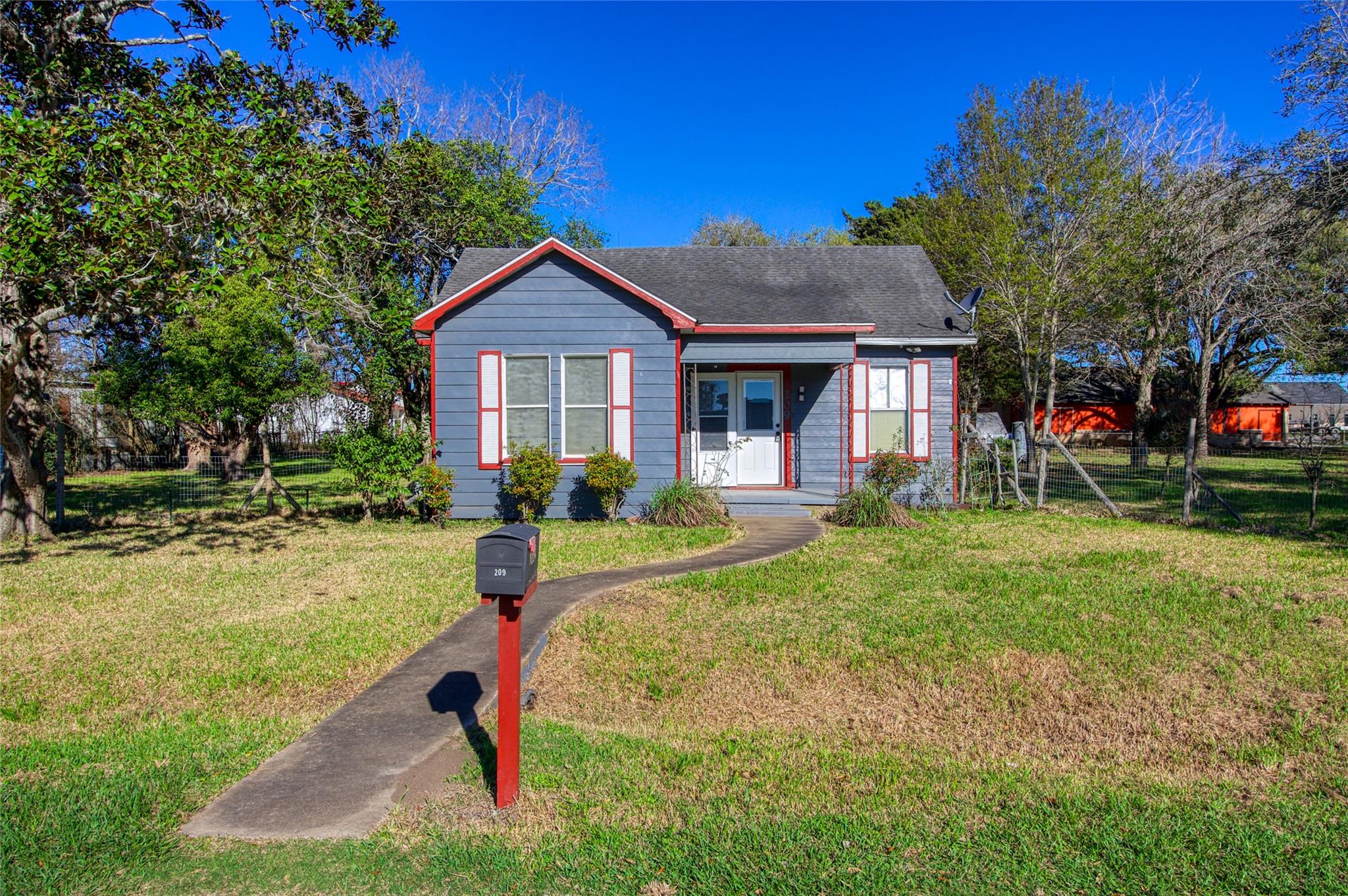Residential in Van Vleck 4