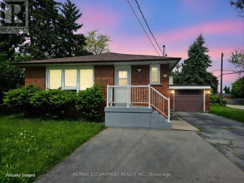 130 West 34th Street, Hamilton (Westcliffe), ON, L8V1K1 | Card Image