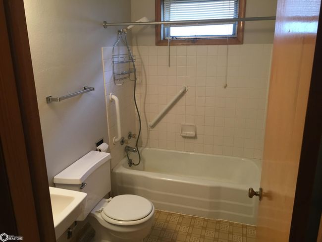 502 2 Nd St, Home with 7 bedrooms, 0 bathrooms and null parking in Griswold IA | Image 8