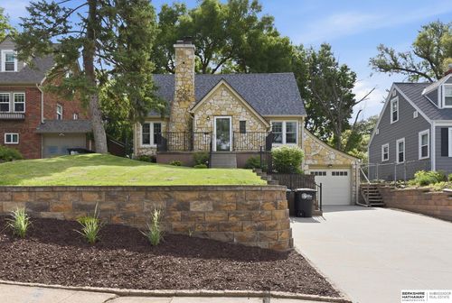 1811 N 49th St, Omaha, NE, 68104-5045 | Card Image