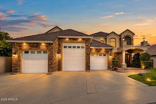 1748 E Queen Palm Dr, Gilbert, AZ, 85234-4924 | Card Image