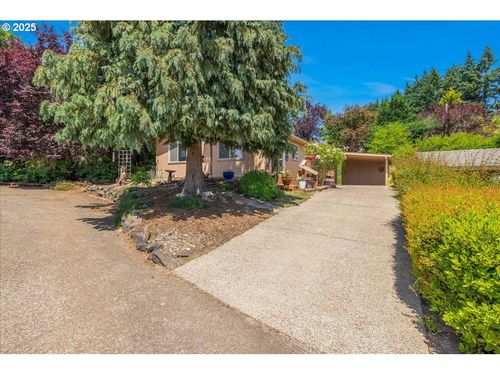 625 Sw 9th St, Dundee, OR, 97115-9720 | Card Image