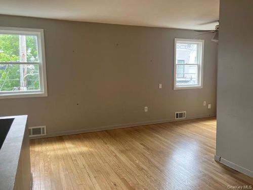 1-301 Sea Cliff Ave, Sea Cliff, NY, 11579-1235 | Card Image