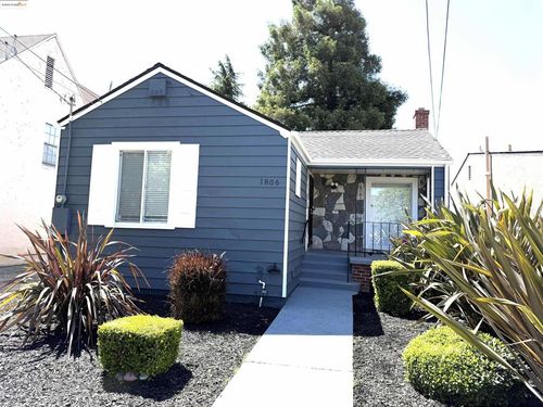 1806 105th Ave, Oakland, CA, 94603-3944 | Card Image