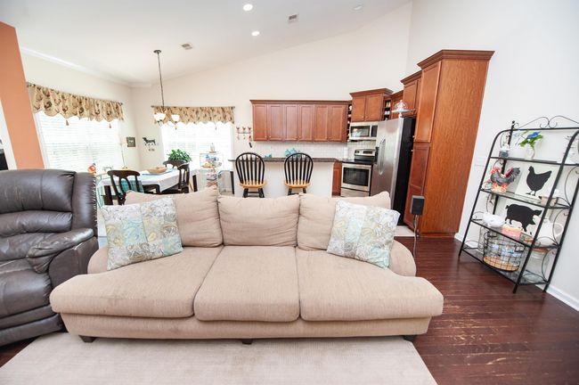 175 Castleton Cir, House other with 4 bedrooms, 2 bathrooms and null parking in Boiling Springs SC | Image 5