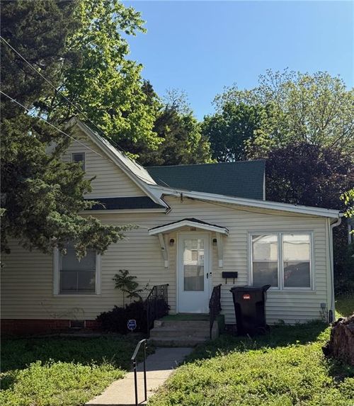 1611 N 10th St, Saint Joseph, MO, 64501-1264 | Card Image
